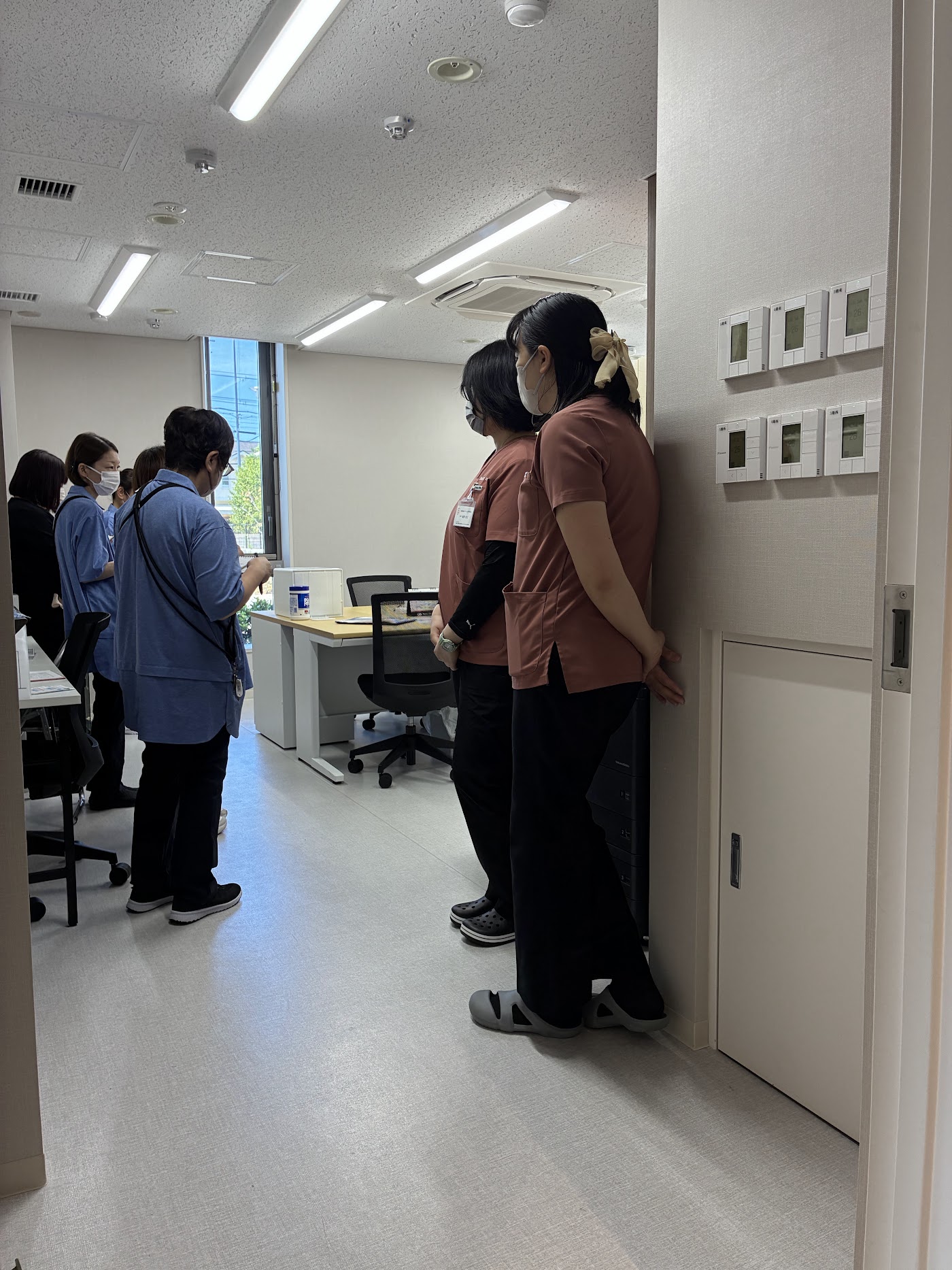 事務所での打ち合わせ